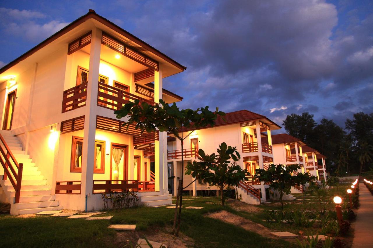 งาปาลี พาราไดซ์ โฮเทล Hotel Zi Phyu Kone ภายนอก รูปภาพ