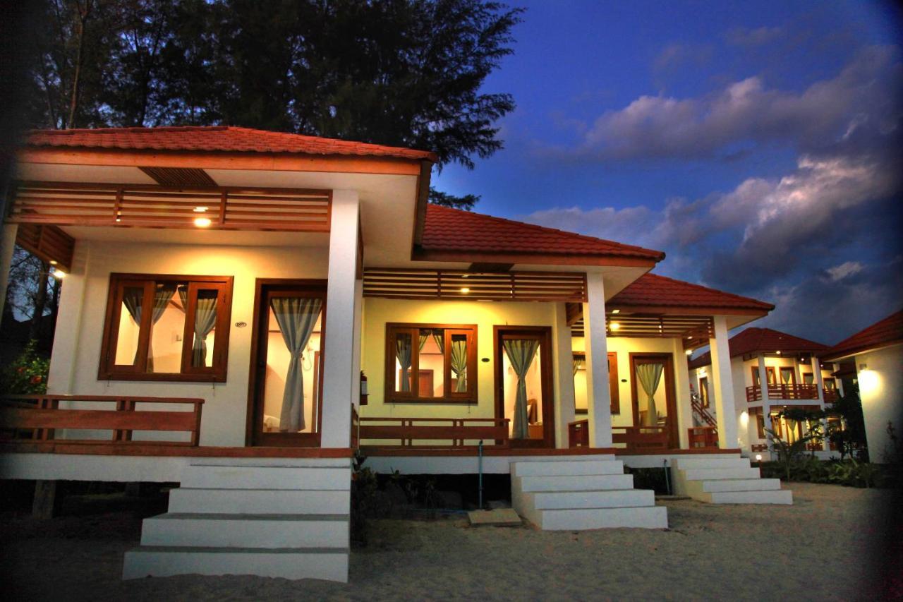 งาปาลี พาราไดซ์ โฮเทล Hotel Zi Phyu Kone ภายนอก รูปภาพ